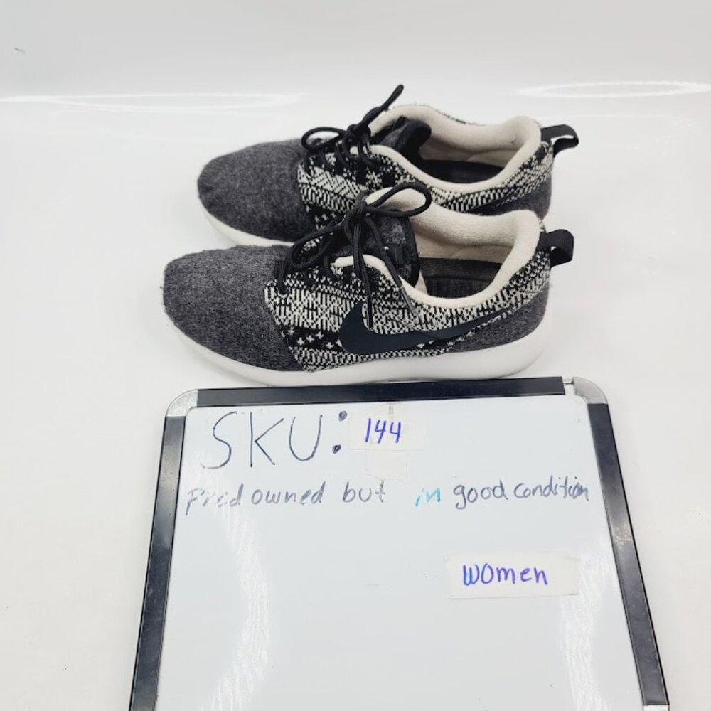 Nike Women's Gray‎ Roshe One Winter 685286-001 Tribal Wool Casual Sneaker Size 7 - Picture 7 of 7